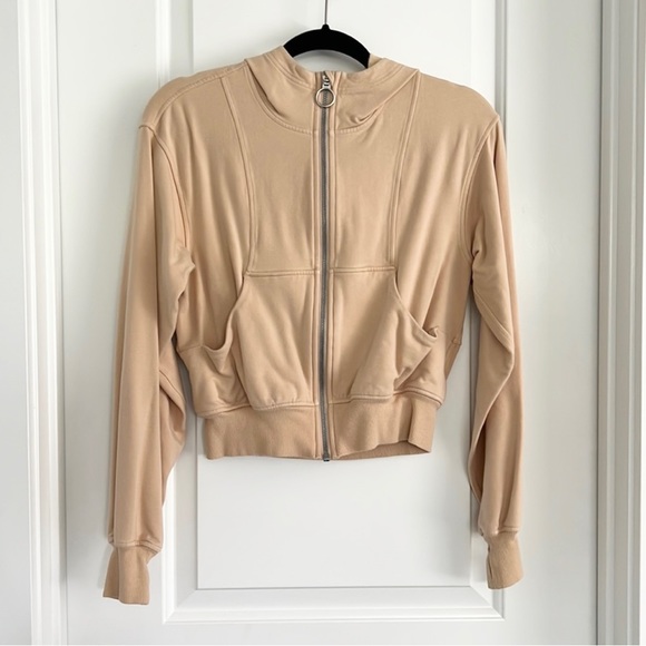 Lululemon Catch a Breath Zip Hoodie - Picture 7 of 7